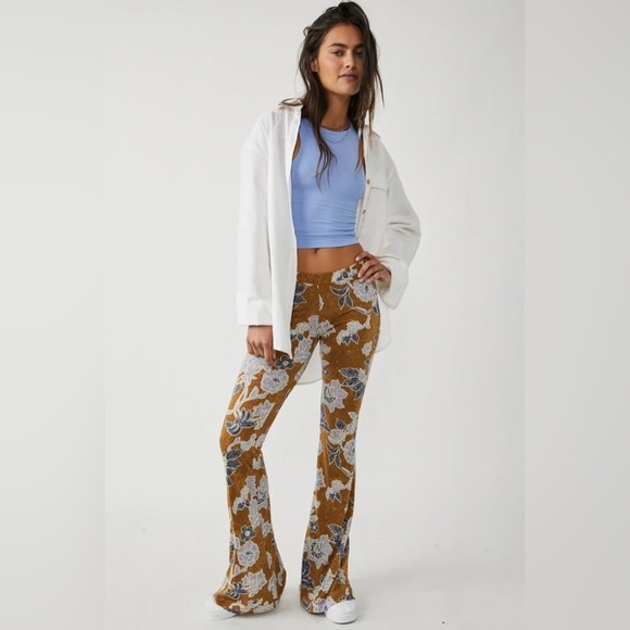 Pants - Free People Floral Flare Leg Pants xs boho retro bold fitted sheath soft comfy